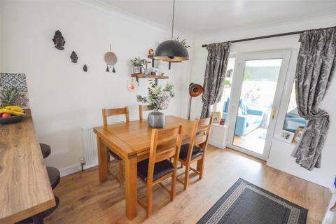 1 Brookside Close, Sheffield, S12 4LE