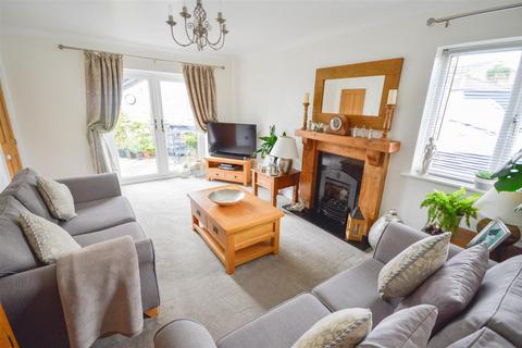 1 Brookside Close, Sheffield, S12 4LE