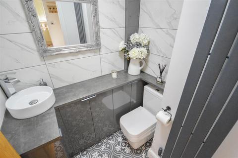 1 Brookside Close, Sheffield, S12 4LE