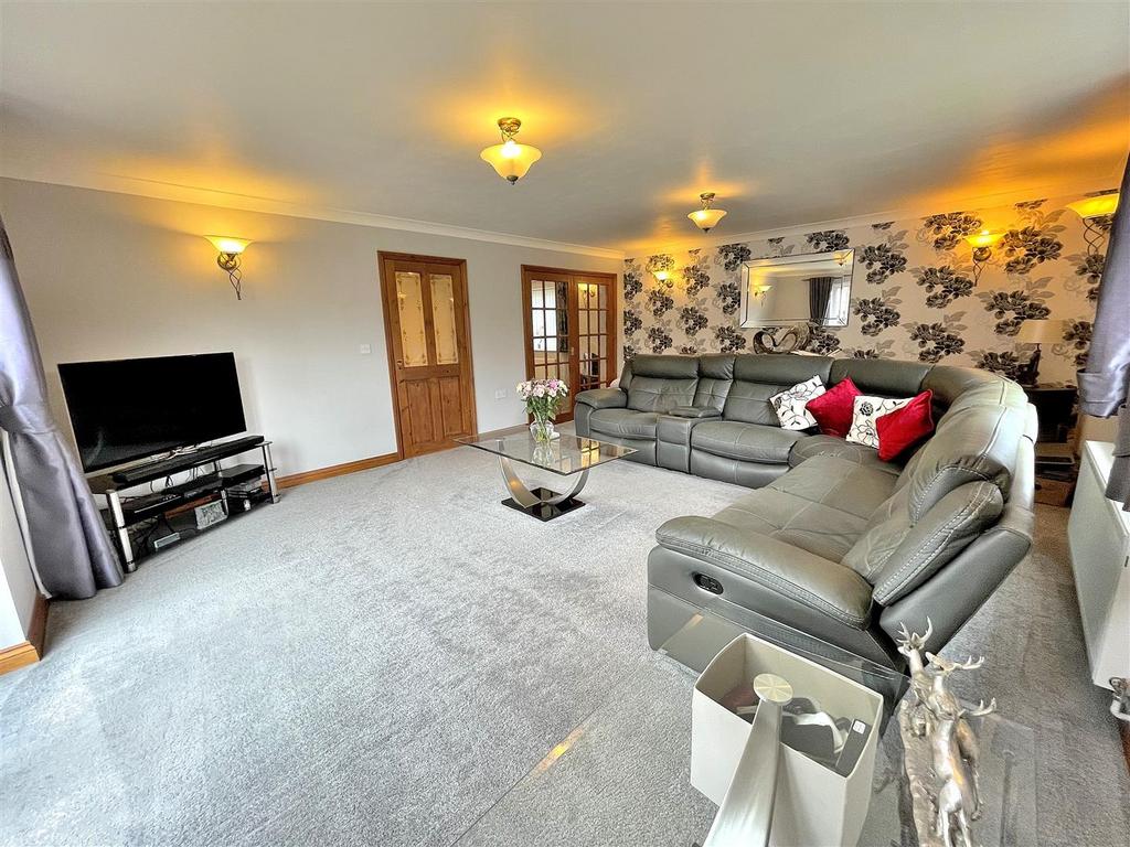 Living room 1.jpg