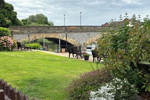 3 bedroom townhouse for sale, Monks Walk, Evesham