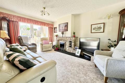 4 bedroom semi-detached house for sale, Fallowfield Road, Halesowen