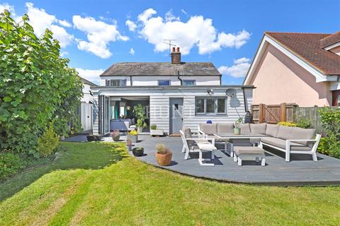 4 bedroom detached house to rent, Hastingwood Road, Hastingwood