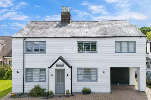 4 bedroom detached house to rent, Hastingwood Road, Hastingwood