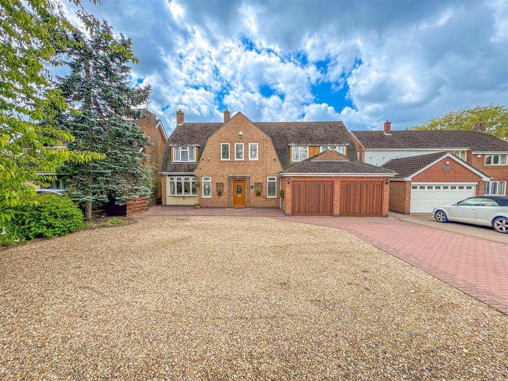 The Long Shoot, Nuneaton 4 bed detached house for sale £795,000