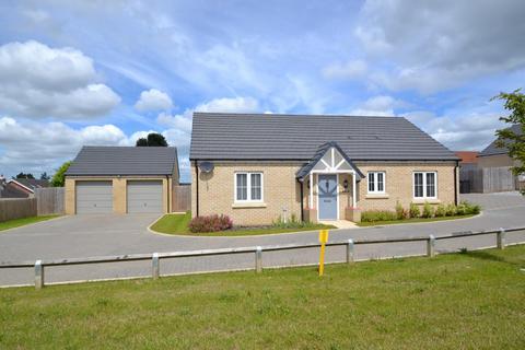 3 bedroom detached bungalow for sale, Impleton Grove, Buntingford