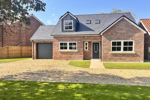 3 bedroom detached house for sale, The Green, Raskelf, York