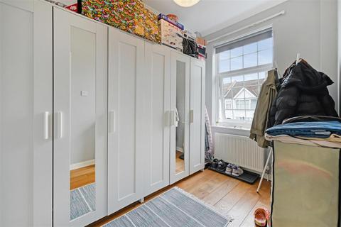Flat B, 45 Park Avenue, Mitcham, CR4 2ER