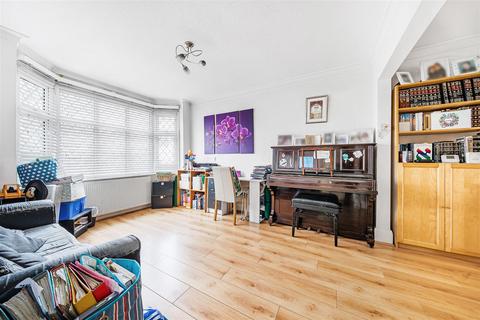 3 bedroom semi-detached house for sale, Warwick Avenue, Edgware