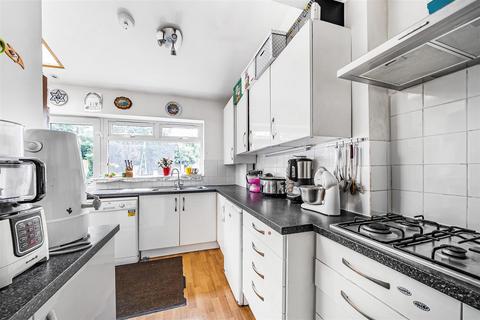 3 bedroom semi-detached house for sale, Warwick Avenue, Edgware