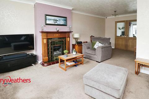 4 bedroom detached house for sale, Harlington Road, Mexborough