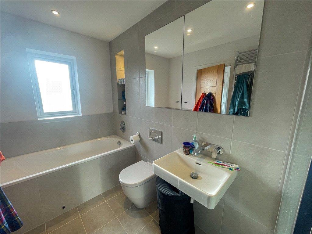En-Suite 1