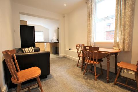 3 bedroom terraced house to rent, Barclay Street, Leicester, LE3