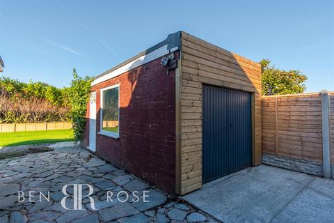 3 Caton Drive, Leyland, PR25 5SU