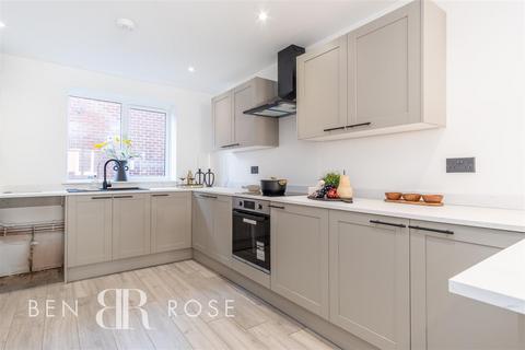 3 Caton Drive, Leyland, PR25 5SU
