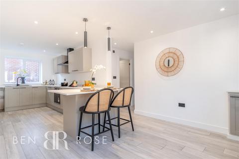 3 Caton Drive, Leyland, PR25 5SU