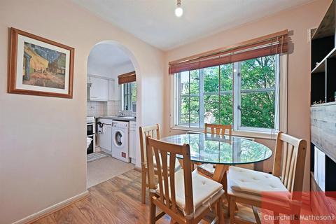 2 bedroom flat for sale, Curtis Drive, W3