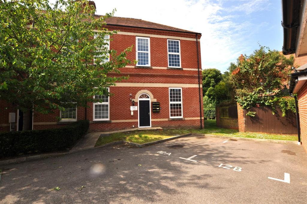 Bradley Drive, Hellingly, Hailsham 2 bed apartment to rent £1,150 pcm