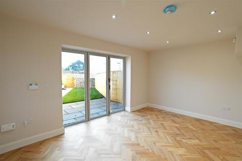 3 bedroom townhouse for sale, 'Aprils View', Hartshead