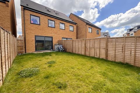 4 bedroom semi-detached house for sale, New Dawn Place, Swindon SN1