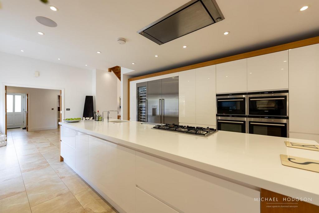 Kitchen / Casual Dining Room