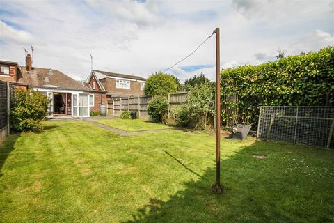 2 bedroom semi-detached bungalow for sale, Tipps Cross Lane, Hook End, Brentwood