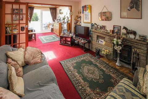 2 bedroom semi-detached bungalow for sale, Tipps Cross Lane, Hook End, Brentwood
