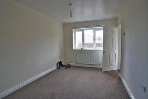 2 bedroom flat to rent, Shakespeare Crescent, Castleford