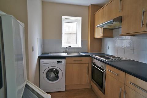 2 bedroom flat to rent, Shakespeare Crescent, Castleford