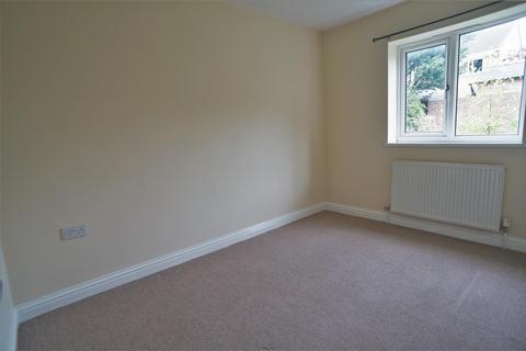 2 bedroom flat to rent, Shakespeare Crescent, Castleford