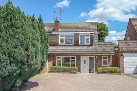 3 bedroom semi-detached house for sale, Barn Mead, Doddinghurst