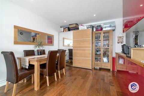 4 bedroom terraced house for sale, Penfold Road, London N9