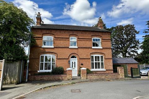 4 bedroom detached house for sale, New Road, Astwood Bank