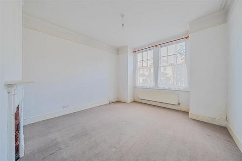 1 bedroom maisonette for sale, Bond Road, Surbiton