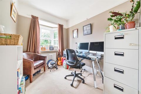 5 Derby Road, Surbiton, KT5 9AY