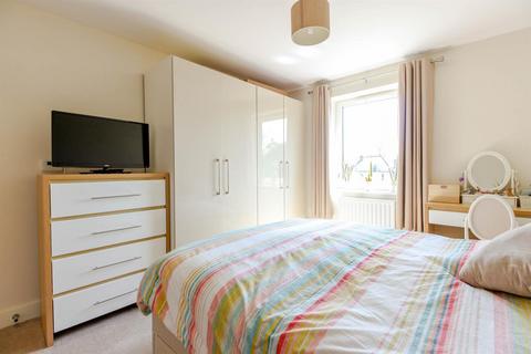 9 Shingly Place, London, E4 6AE