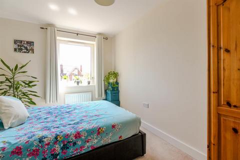 9 Shingly Place, London, E4 6AE