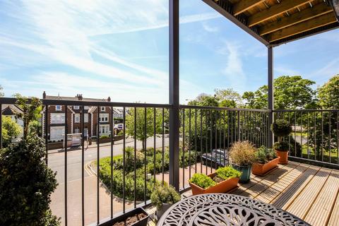 9 Shingly Place, London, E4 6AE