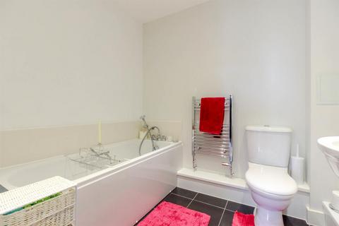 9 Shingly Place, London, E4 6AE