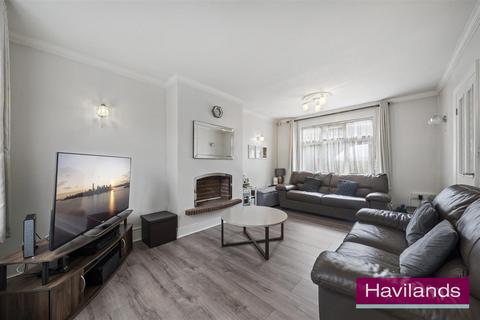 3 bedroom end of terrace house for sale, The Fairway, London