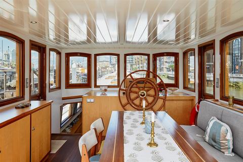 3 bedroom houseboat for sale, Plantation Wharf, Battersea, SW11