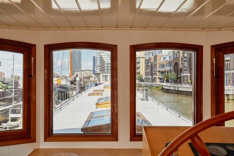 3 bedroom houseboat for sale, Plantation Wharf, Battersea, SW11