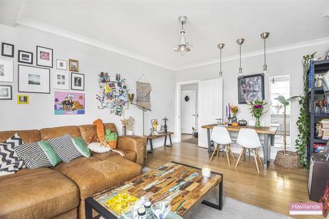 2 bedroom flat for sale, Seymour Court, Winchmore Hill, N21