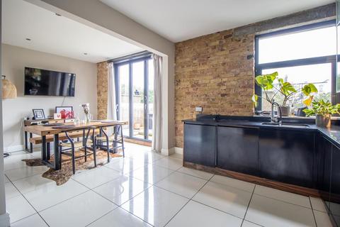 4 bedroom maisonette for sale, Ditton Court Road, Westcliff-on-Sea SS0