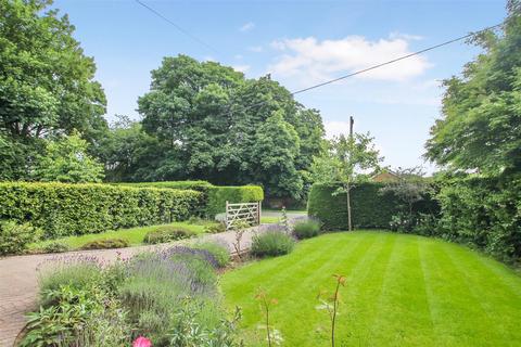 2 bedroom bungalow to rent, Old Lincoln Road, Caythorpe