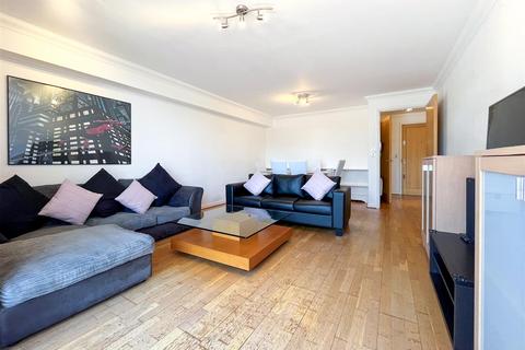 2 bedroom apartment to rent, Victoria Court, Chiswick, TW8