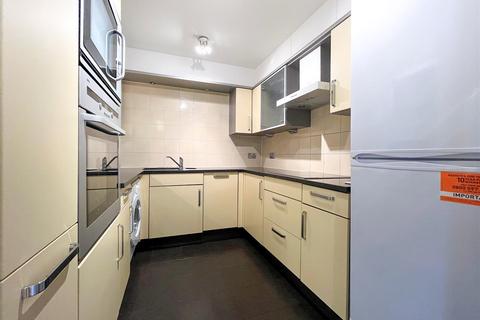 2 bedroom apartment to rent, Victoria Court, Chiswick, TW8