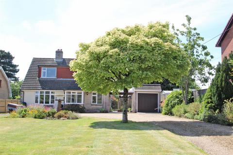 4 bedroom chalet for sale, Pondcast Lane, Havenstreet, Ryde