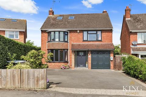 18 Lansdowne Road, Studley, B80 7RB
