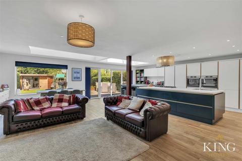 18 Lansdowne Road, Studley, B80 7RB